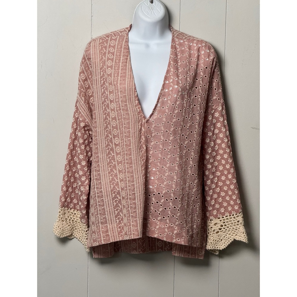 Zara Womens Pink Embroidered Eyelet V-Neck Blouse with Crochet Lace Cuffs Size M